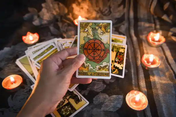 tarot cards Leigh